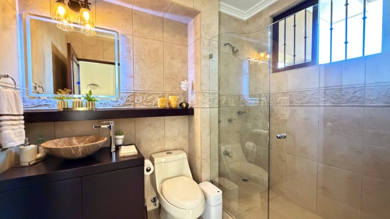 venta-casa-de-lujo-con-amplias-areas-sociales-curridabat.-fe-10