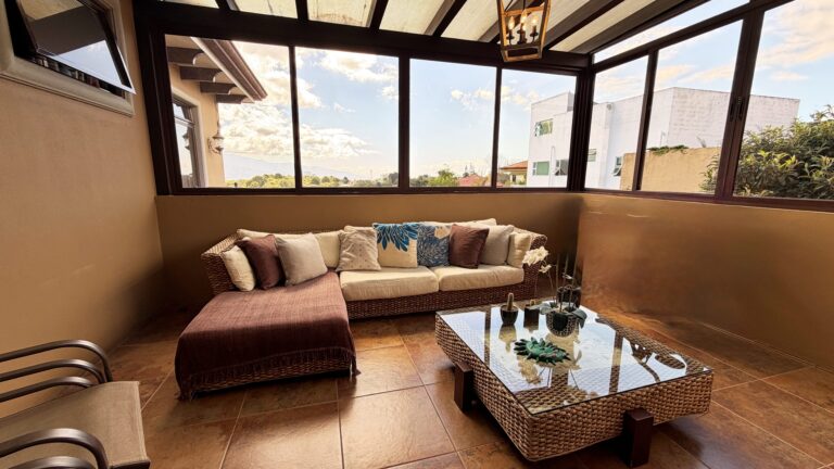 venta-casa-de-lujo-con-amplias-areas-sociales-curridabat.-fe-12
