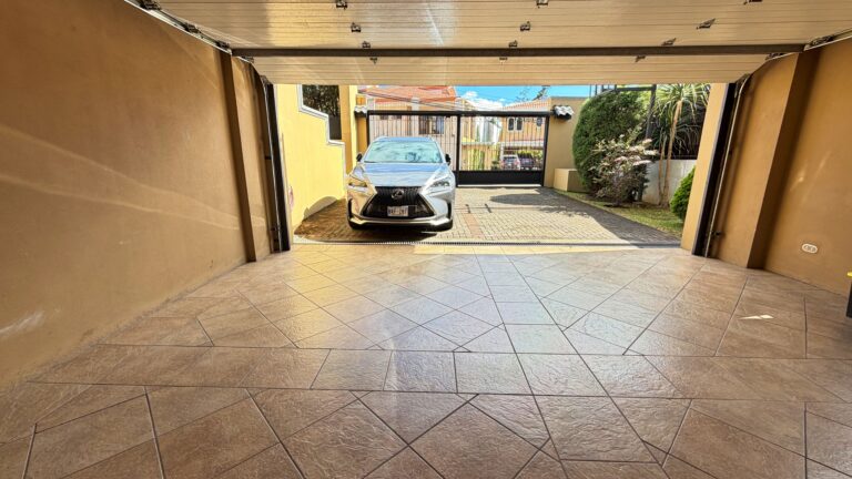 venta-casa-de-lujo-con-amplias-areas-sociales-curridabat.-fe-19