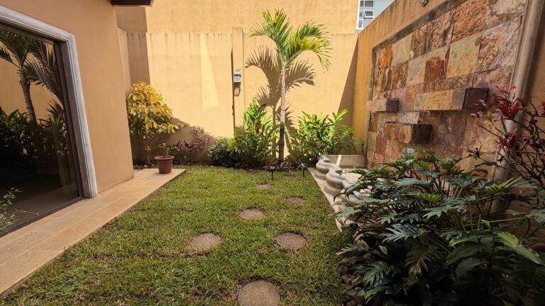 venta-casa-de-lujo-con-amplias-areas-sociales-curridabat.-fe-9