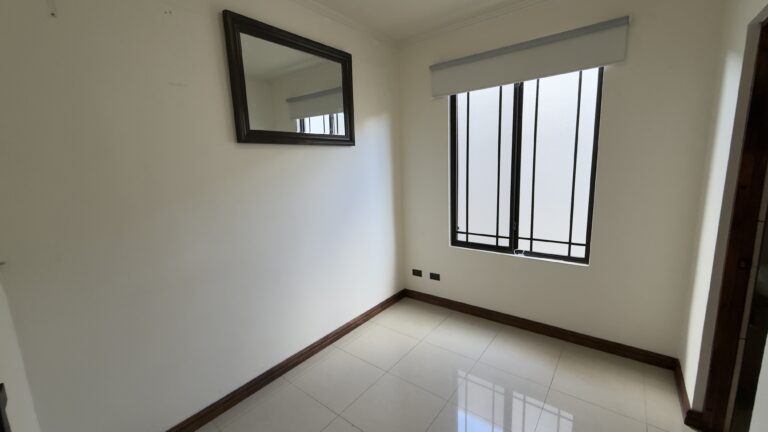 venta-casa-elegante-de-1-planta-con-gran-jardin-santo-domingo.-fe-20