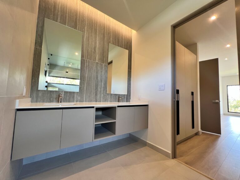 venta-casa-moderna-de-lujo-con-jardin-san-rafael-alajuela.-mn-3