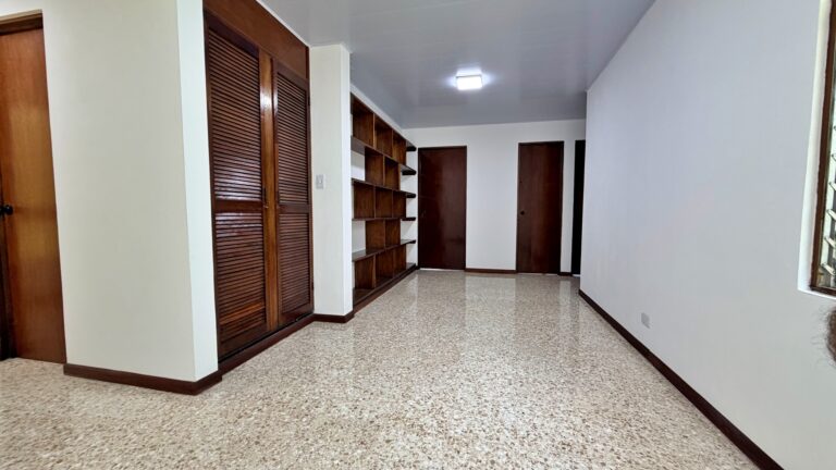 venta-casa-remodelada-de-1-nivel-con-jardin-la-guaria-moravia.-fe-14