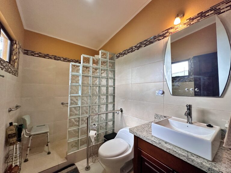 venta-de-casa-amueblada-en-gran-terreno-grecia-alajuela.-fau-13