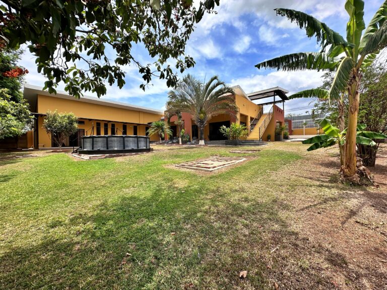 venta-de-casa-amueblada-en-gran-terreno-grecia-alajuela.-fau-6