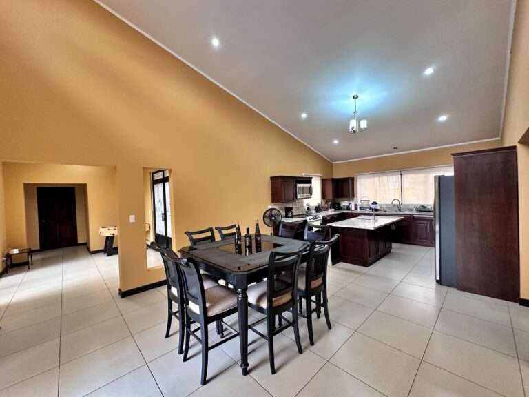 venta-de-casa-amueblada-en-gran-terreno-grecia-alajuela.-fau-9