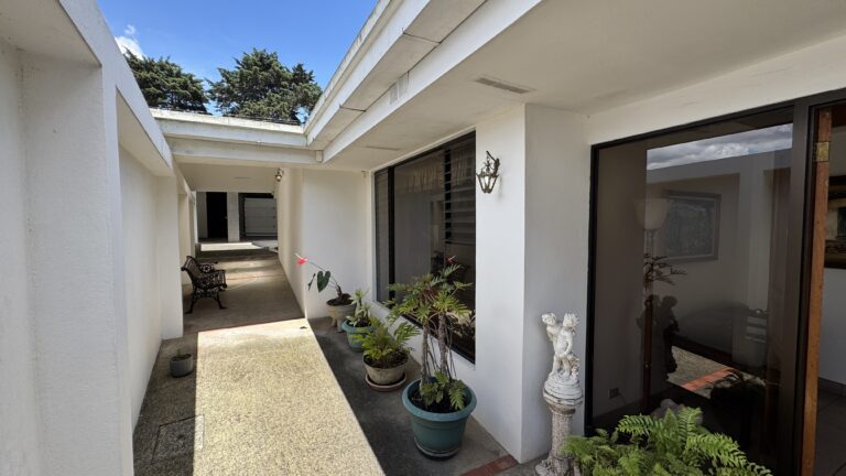 venta-de-elegante-y-espaciosa-casa-curridabat-granadilla-fe-15
