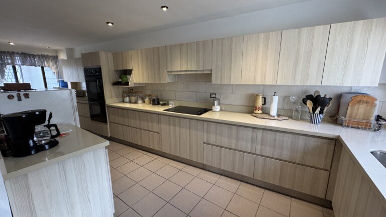 venta-de-elegante-y-espaciosa-casa-curridabat-granadilla-fe-17