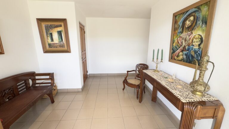 venta-de-elegante-y-espaciosa-casa-curridabat-granadilla-fe-23