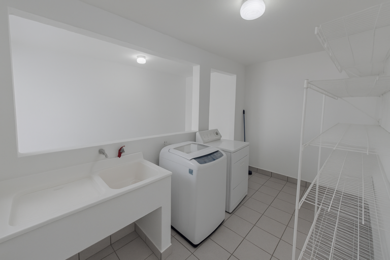 venta-de-elegante-y-espaciosa-casa-curridabat-granadilla-fe-3