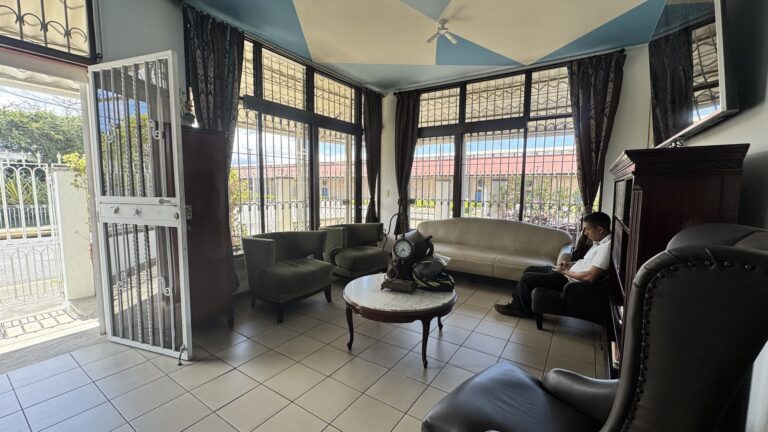 venta-edificio-consultorios-escalante-1