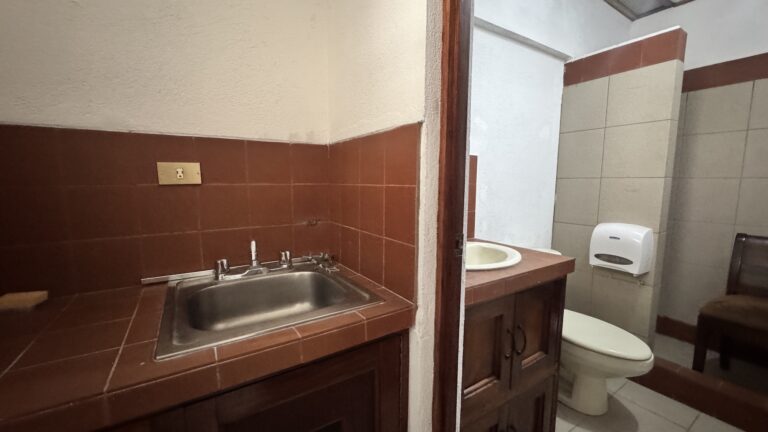 venta-edificio-consultorios-escalante-11