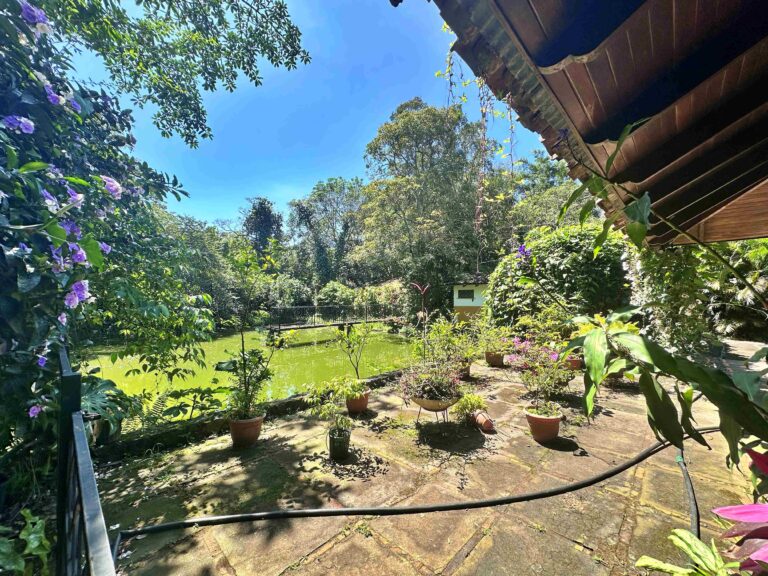 venta-quinta-con-2-casas-y-lago-la-garita-alajuela.-fau-3