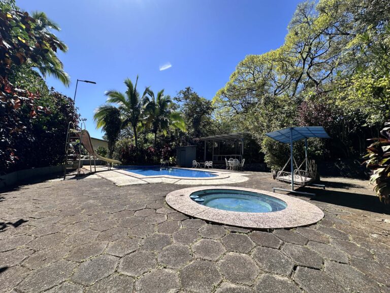 venta-quinta-con-5-edificaciones-y-uso-turistico-la-garita.-fau-12