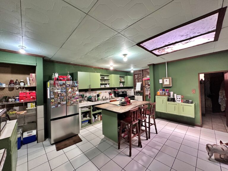 venta-quinta-con-5-edificaciones-y-uso-turistico-la-garita.-fau-7