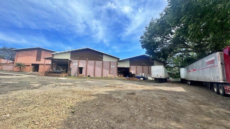 venta-terreno-con-bodegas-para-desarrollo-15