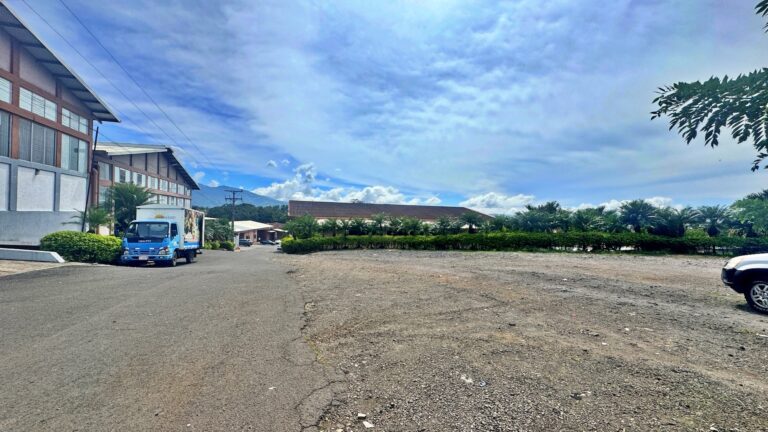 venta-terreno-con-bodegas-para-desarrollo-9