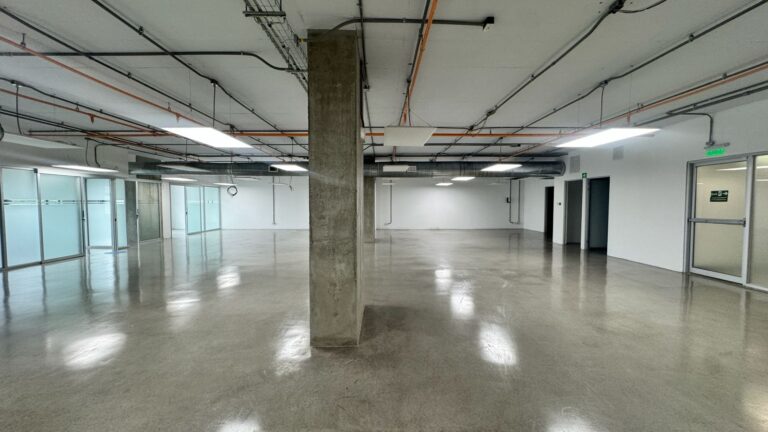 ventaalquiler-de-oficinas-en-momentum-pinares-curridabat-ad-16