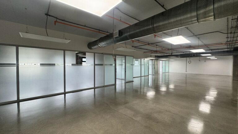 ventaalquiler-de-oficinas-en-momentum-pinares-curridabat-ad-17